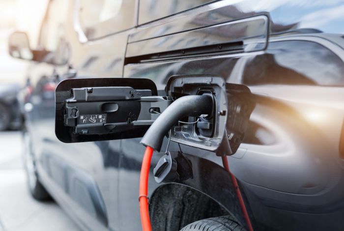 Are Plug-in Hybrid vans a safer bet than pure electric vans in the UK?